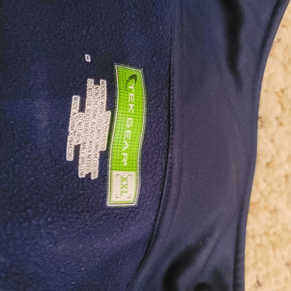 Men's Pullover - Picture 2 of 4